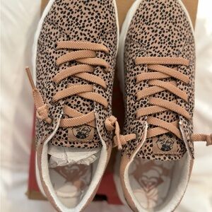 Roxy Women's Athletic Shoes - Tan and Black